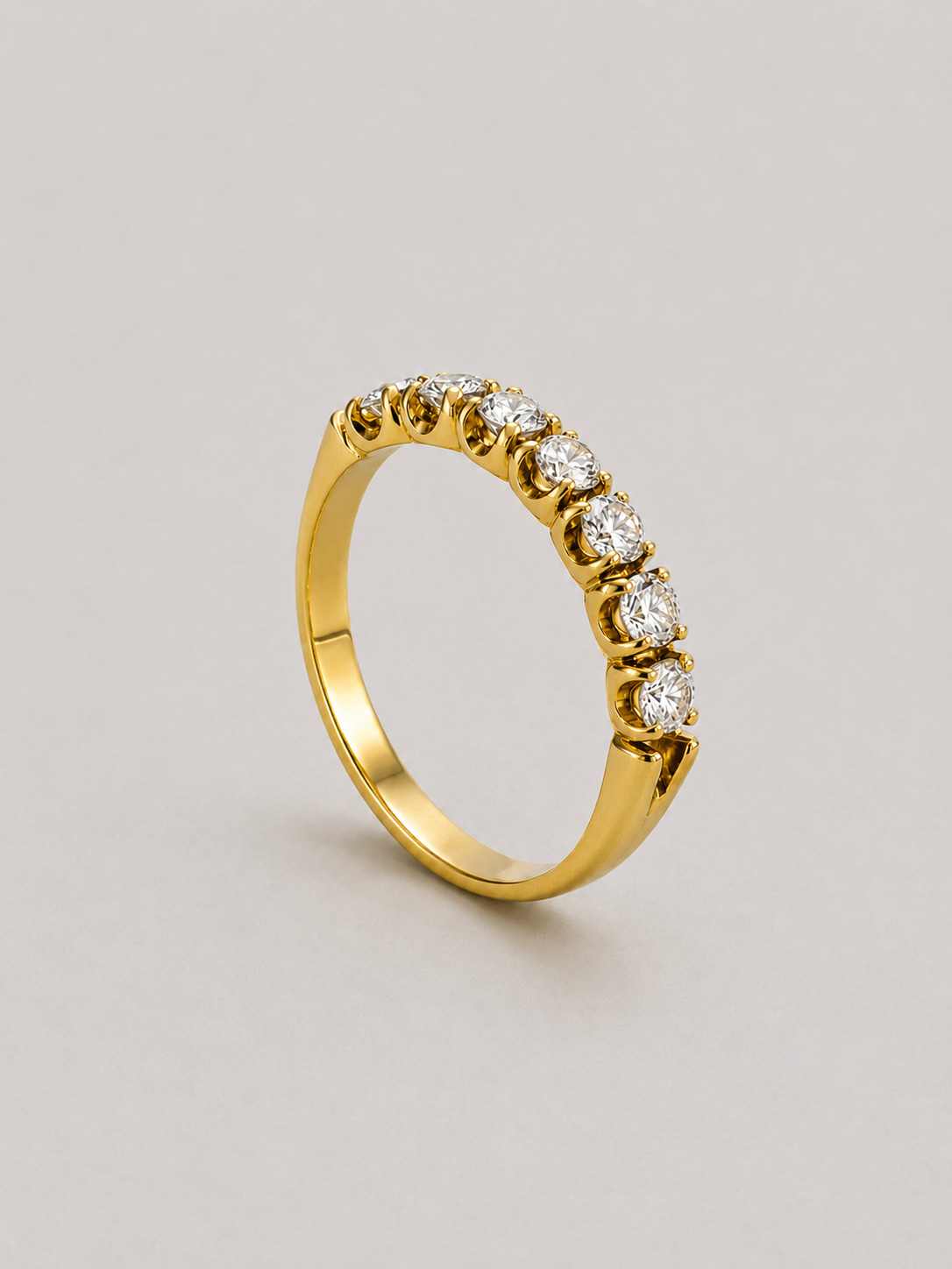Anel Aparador com Zirconias em Ouro18k