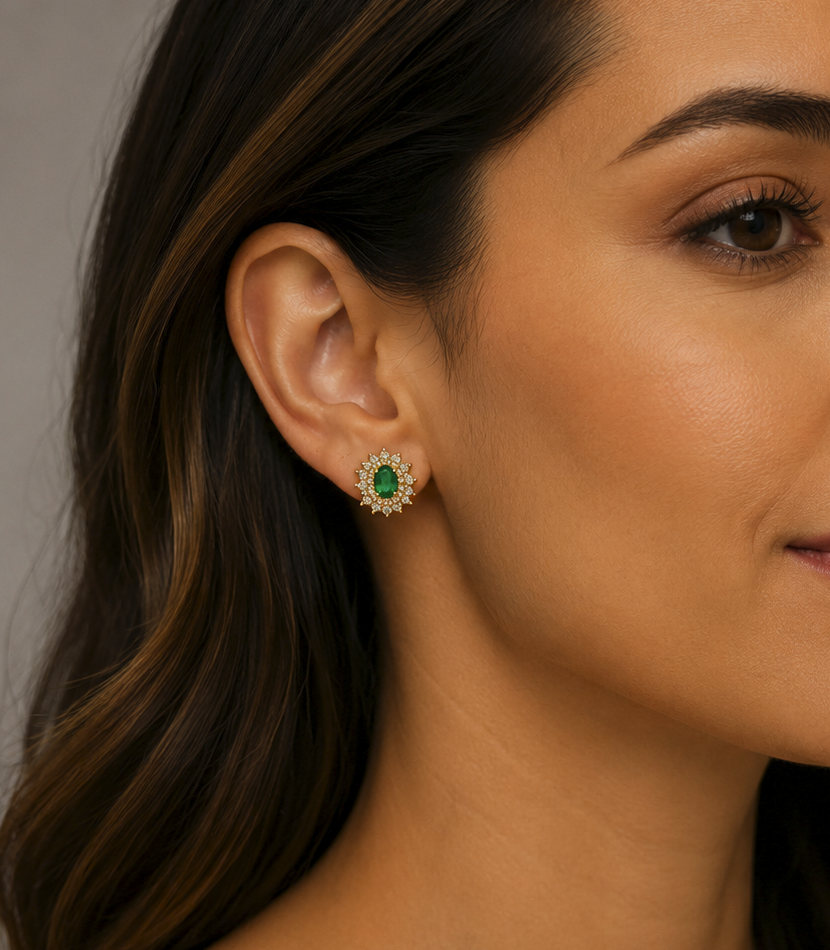 Brinco de Esmeralda Oval em Ouro 18k